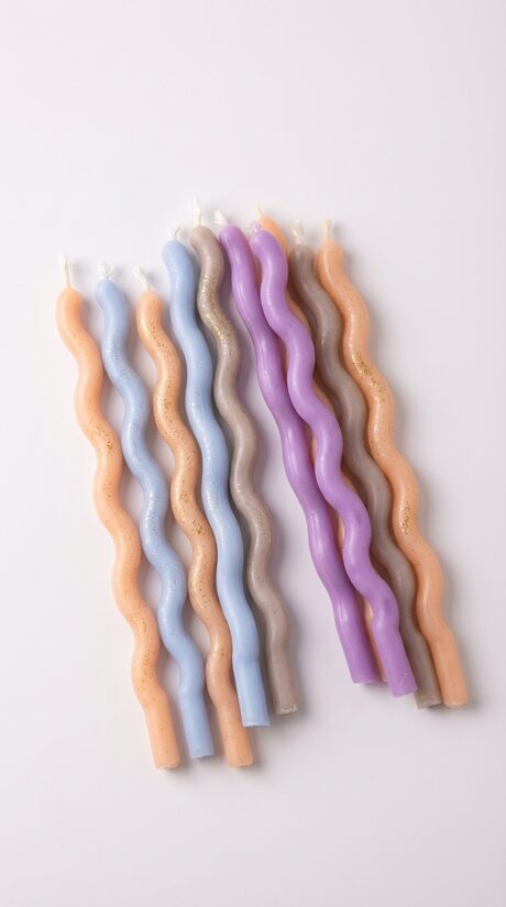 “Wave” Beeswax Cake Candle – 11 cm | Handmade, Unscented