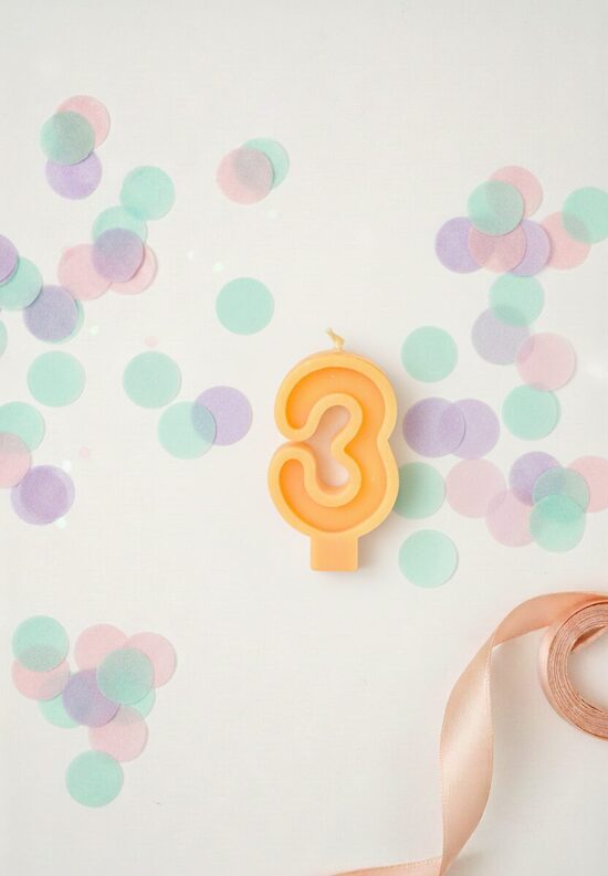 Beeswax number Candle "3" for cakes and cupcakes