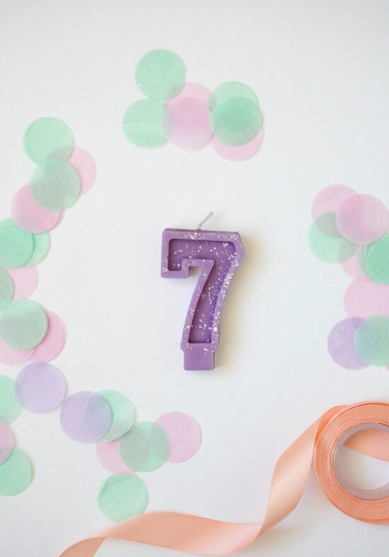 Beeswax number Candle "7" for cakes and cupcakes